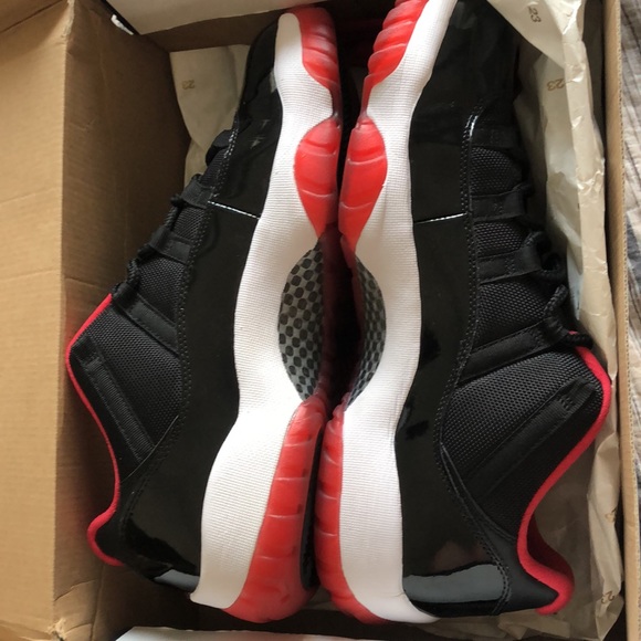 Air Jordan bred 11 lows - Picture 4 of 8